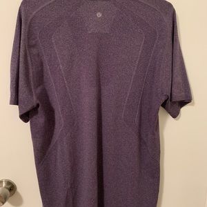 Men’s Lululemon metal tech vent t-shirt
